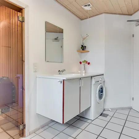 Luciane - 2-5km From The Sea By Interhome *