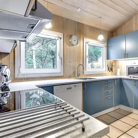 Luciane - 2-5km From The Sea By Interhome