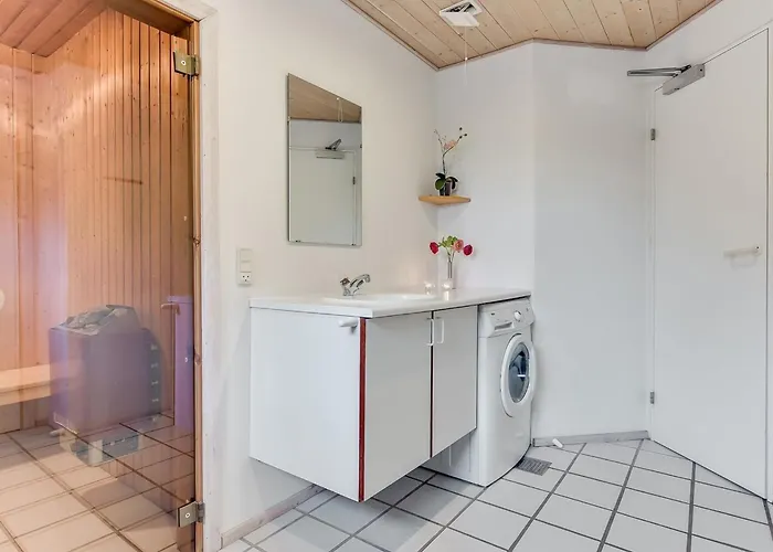 Luciane - 2-5km From The Sea By Interhome *