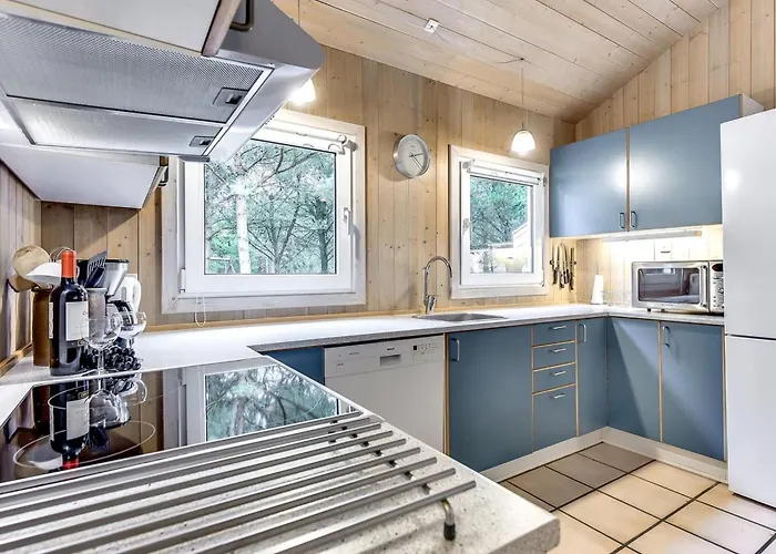 Luciane - 2-5km From The Sea By Interhome